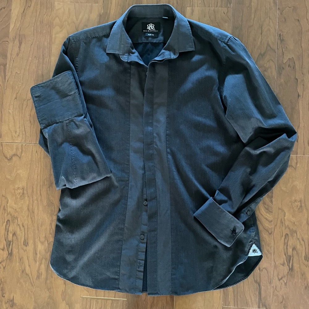 Rock & Republic men’s black dress shirt. Neck 15.5, arm length 34/35.